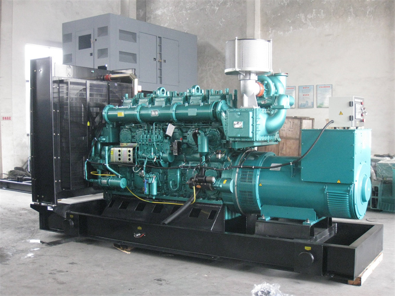 新华200KW 柴油发电机的油耗是多少？